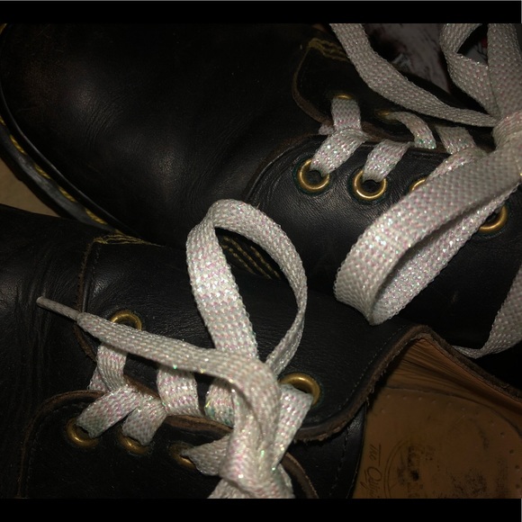 Dr. Martens lace up low shoes size uk 6 us 8 - Picture 8 of 8